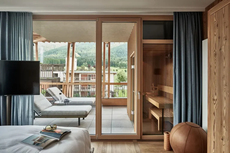 How to Manage Luxury Resort Upgrades: A Strategic Guide for Elite Travelers